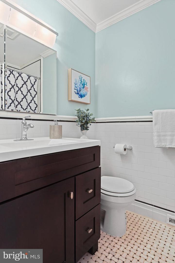 503 COLONY CT NW, VIENNA, Virginia 22180, 4 Bedrooms Bedrooms, ,3 BathroomsBathrooms,Residential,For sale,503 COLONY CT NW,VAFX2238064 MLS # VAFX2238064