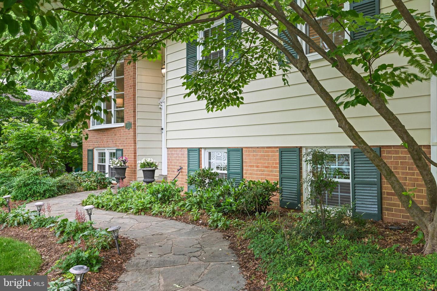 503 COLONY CT NW, VIENNA, Virginia 22180, 4 Bedrooms Bedrooms, ,3 BathroomsBathrooms,Residential,For sale,503 COLONY CT NW,VAFX2238064 MLS # VAFX2238064