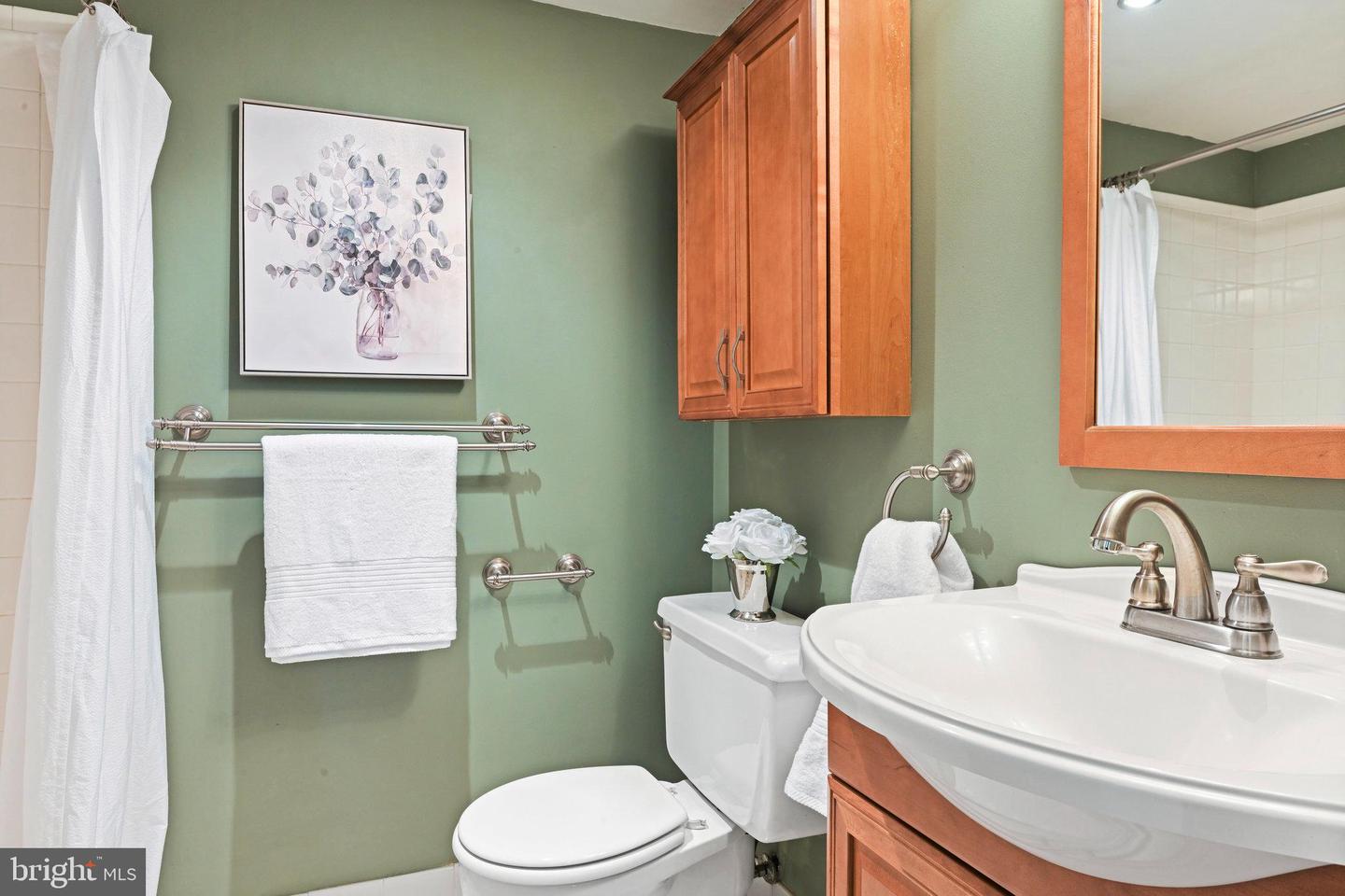 503 COLONY CT NW, VIENNA, Virginia 22180, 4 Bedrooms Bedrooms, ,3 BathroomsBathrooms,Residential,For sale,503 COLONY CT NW,VAFX2238064 MLS # VAFX2238064