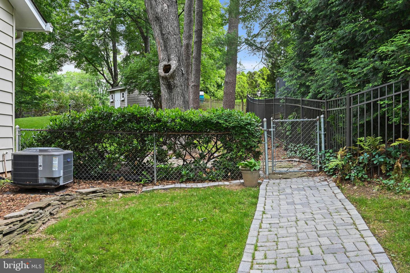 503 COLONY CT NW, VIENNA, Virginia 22180, 4 Bedrooms Bedrooms, ,3 BathroomsBathrooms,Residential,For sale,503 COLONY CT NW,VAFX2238064 MLS # VAFX2238064