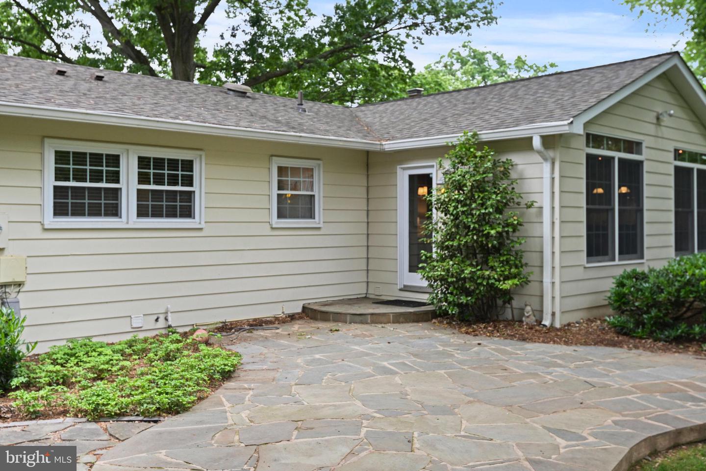 503 COLONY CT NW, VIENNA, Virginia 22180, 4 Bedrooms Bedrooms, ,3 BathroomsBathrooms,Residential,For sale,503 COLONY CT NW,VAFX2238064 MLS # VAFX2238064