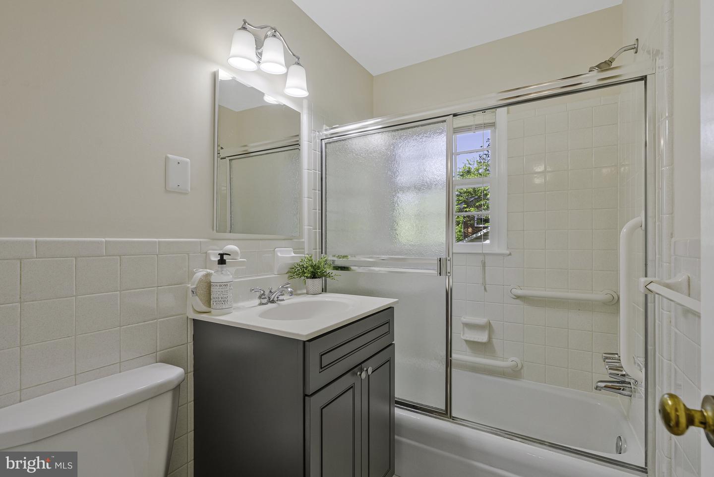 8009 LEWINSVILLE RD, MCLEAN, Virginia 22102, 5 Bedrooms Bedrooms, ,3 BathroomsBathrooms,Residential,For sale,8009 LEWINSVILLE RD,VAFX2238382 MLS # VAFX2238382