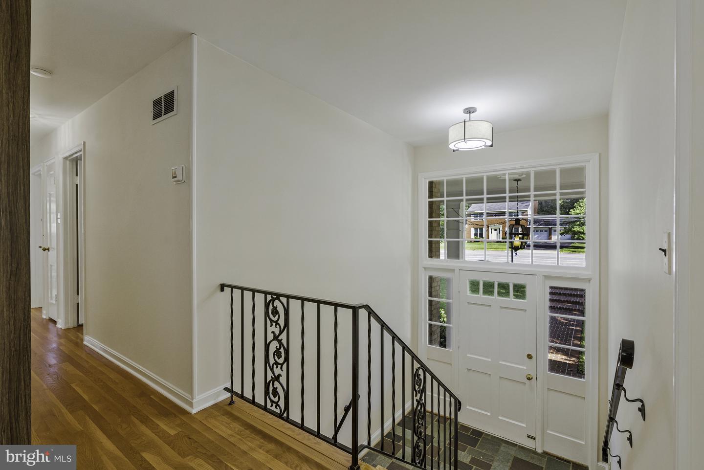8009 LEWINSVILLE RD, MCLEAN, Virginia 22102, 5 Bedrooms Bedrooms, ,3 BathroomsBathrooms,Residential,For sale,8009 LEWINSVILLE RD,VAFX2238382 MLS # VAFX2238382