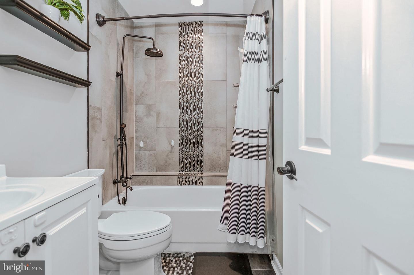 11980 HOME GUARD DR, WOODBRIDGE, Virginia 22192, 3 Bedrooms Bedrooms, ,3 BathroomsBathrooms,Residential,For sale,11980 HOME GUARD DR,VAPW2093996 MLS # VAPW2093996