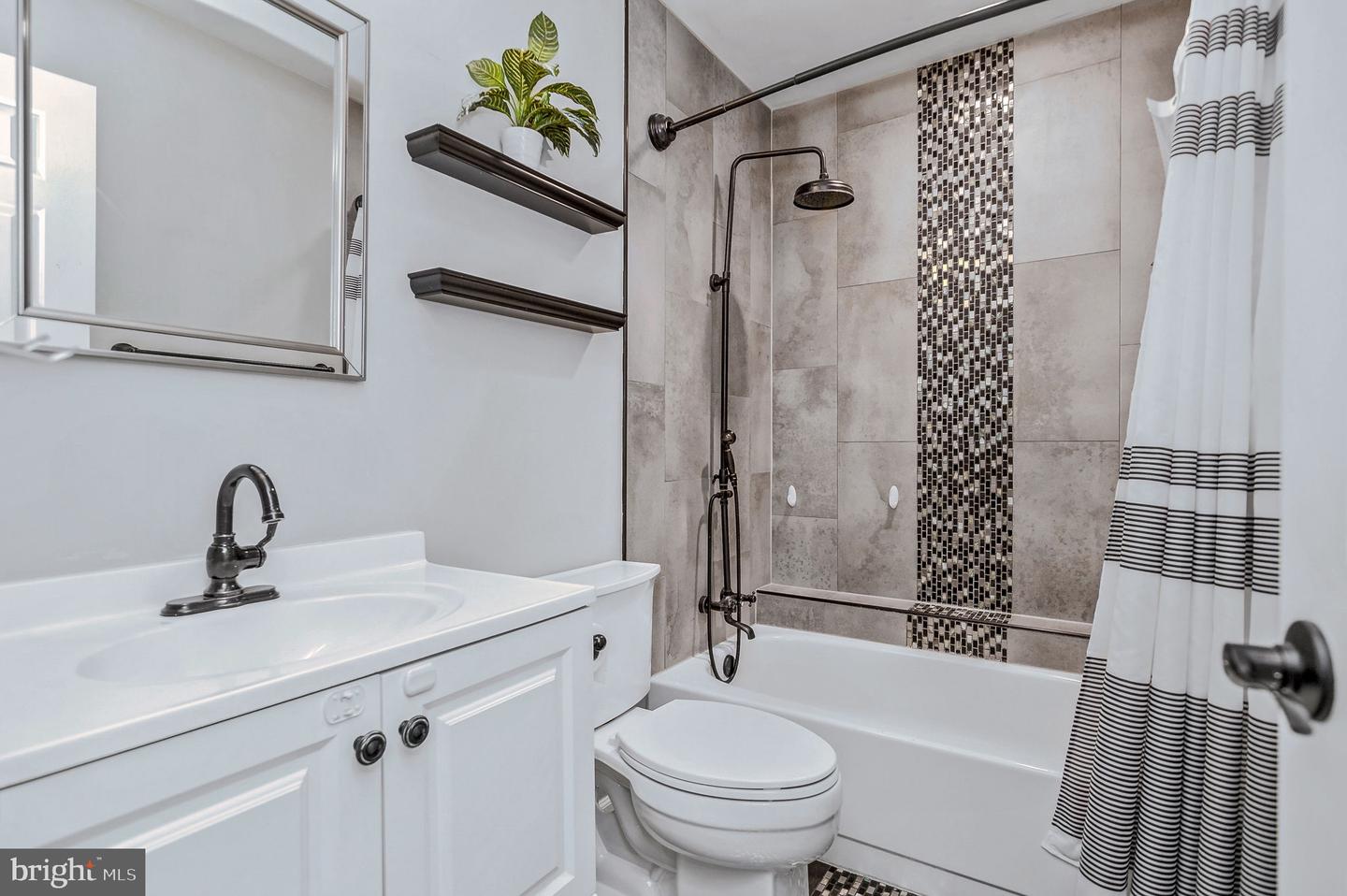 11980 HOME GUARD DR, WOODBRIDGE, Virginia 22192, 3 Bedrooms Bedrooms, ,3 BathroomsBathrooms,Residential,For sale,11980 HOME GUARD DR,VAPW2093996 MLS # VAPW2093996