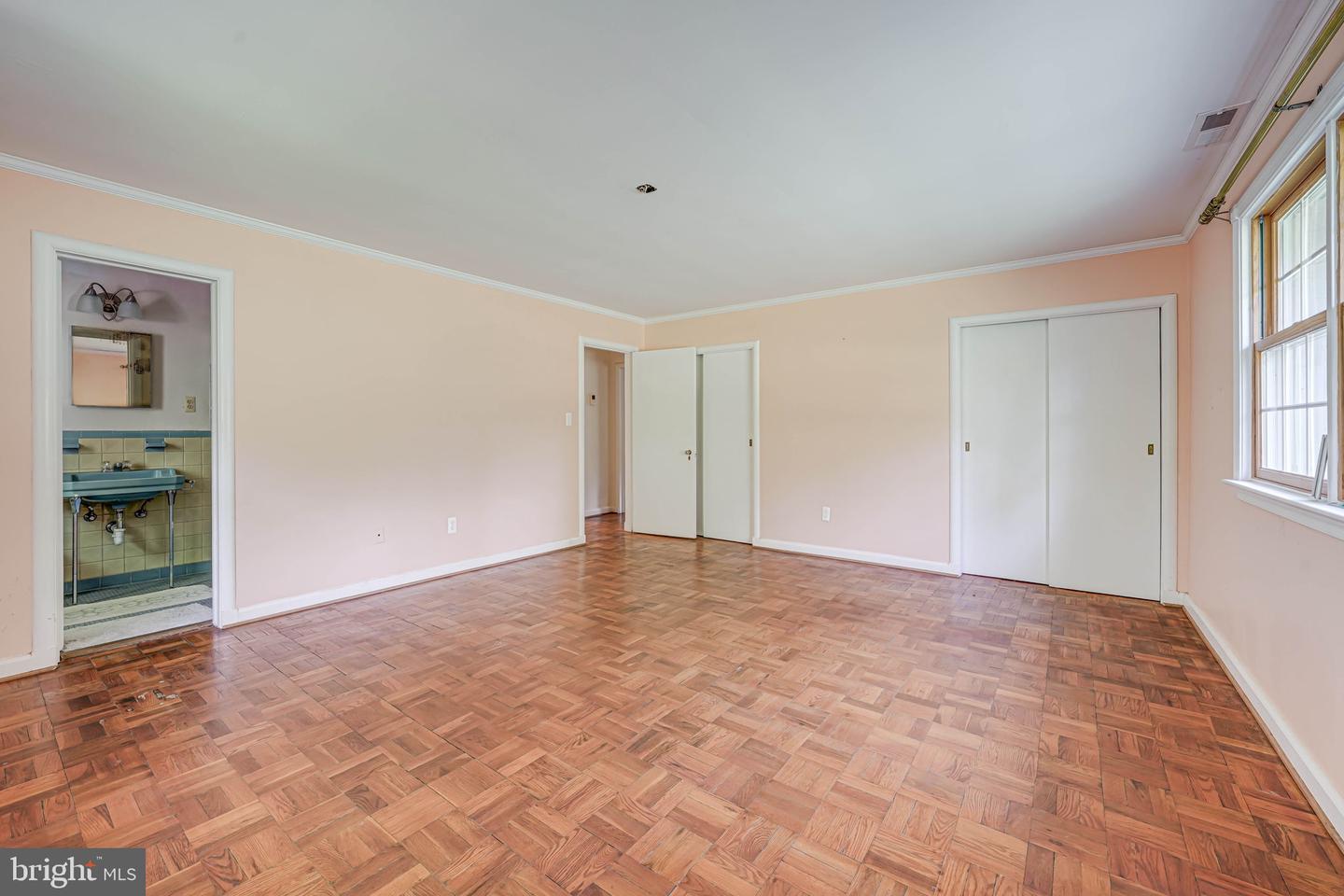 3460 GLAVIS RD, FALLS CHURCH, Virginia 22044, 4 Bedrooms Bedrooms, ,3 BathroomsBathrooms,Residential,For sale,3460 GLAVIS RD,VAFX2238772 MLS # VAFX2238772