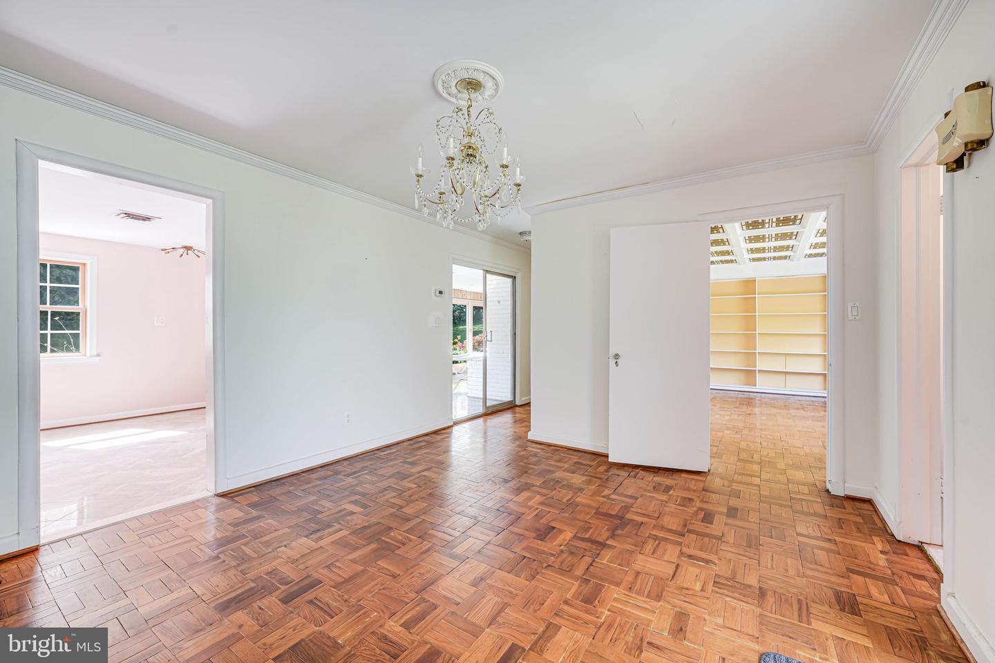 3460 GLAVIS RD, FALLS CHURCH, Virginia 22044, 4 Bedrooms Bedrooms, ,3 BathroomsBathrooms,Residential,For sale,3460 GLAVIS RD,VAFX2238772 MLS # VAFX2238772