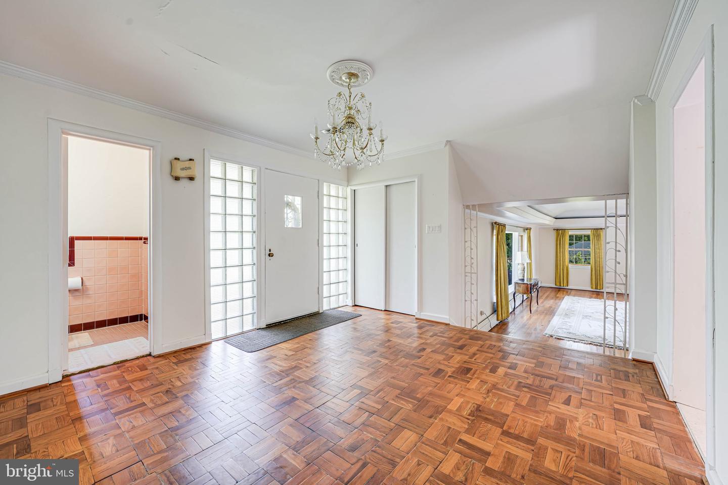 3460 GLAVIS RD, FALLS CHURCH, Virginia 22044, 4 Bedrooms Bedrooms, ,3 BathroomsBathrooms,Residential,For sale,3460 GLAVIS RD,VAFX2238772 MLS # VAFX2238772
