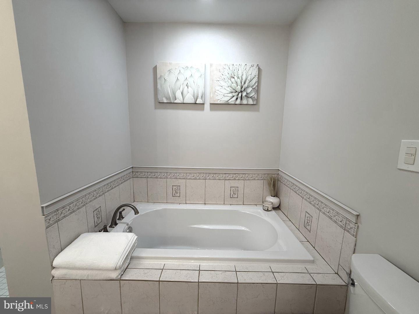 6488 DAVIS FORD RD, MANASSAS, Virginia 20111, 4 Bedrooms Bedrooms, ,3 BathroomsBathrooms,Residential,For sale,6488 DAVIS FORD RD,VAPW2094052 MLS # VAPW2094052