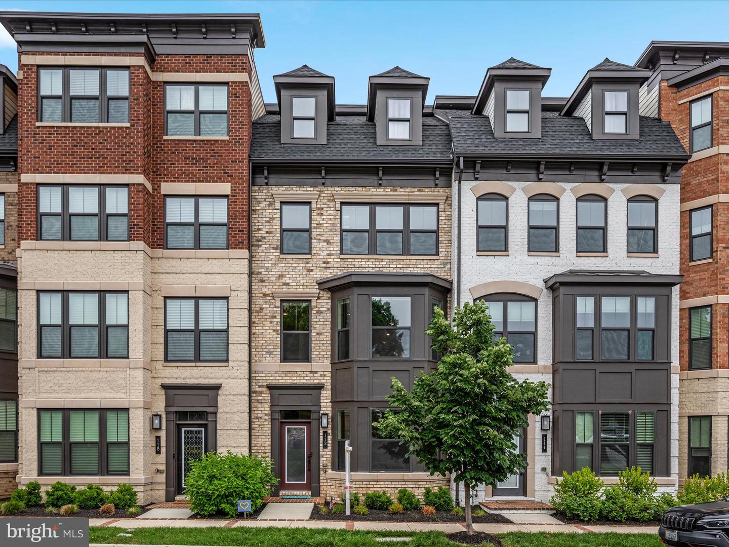 113 PLEASANT ST NW #6, VIENNA, Virginia 22180, 3 Bedrooms Bedrooms, ,4 BathroomsBathrooms,Residential,For sale,113 PLEASANT ST NW #6,VAFX2239010 MLS # VAFX2239010