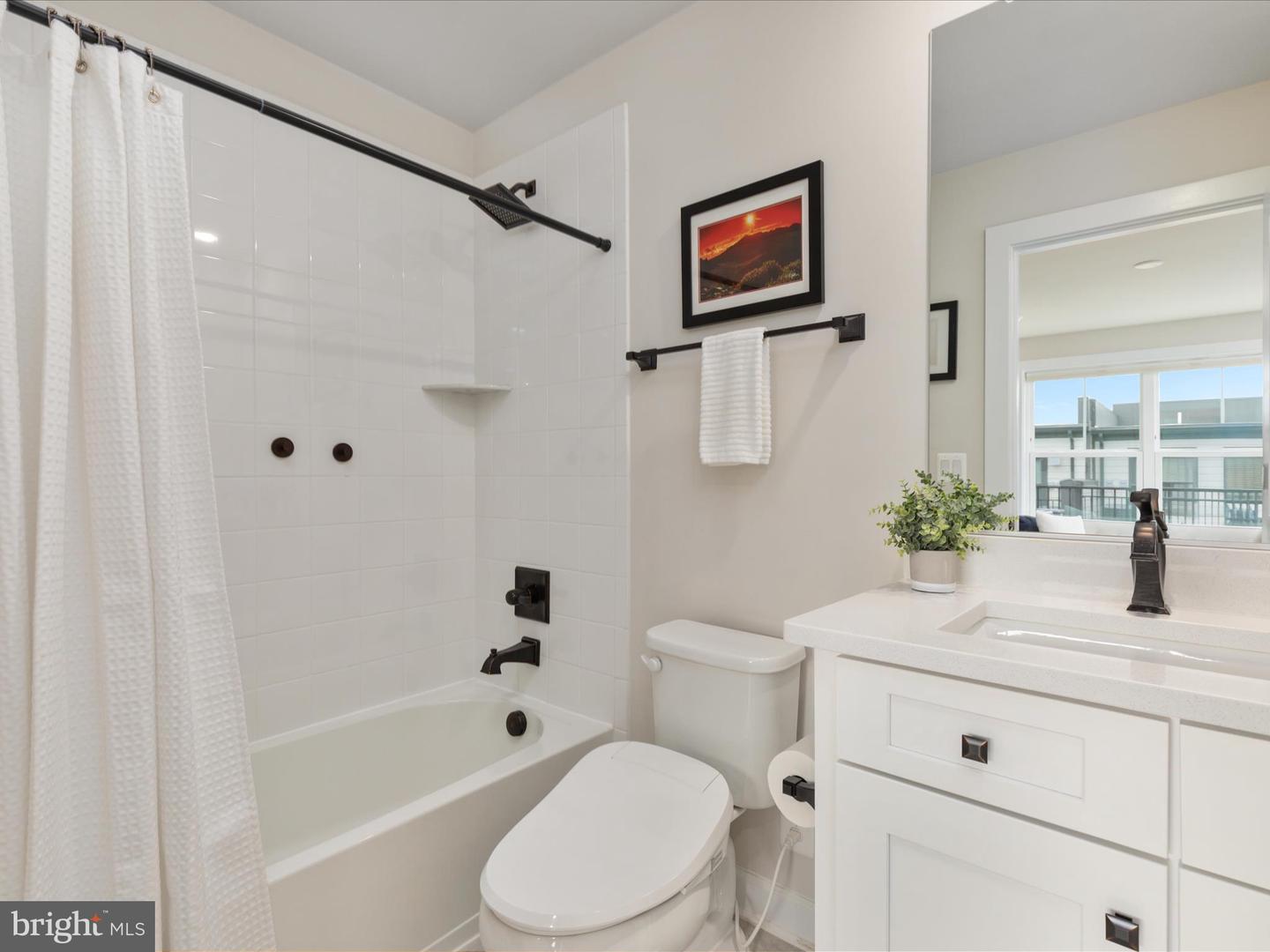 113 PLEASANT ST NW #6, VIENNA, Virginia 22180, 3 Bedrooms Bedrooms, ,4 BathroomsBathrooms,Residential,For sale,113 PLEASANT ST NW #6,VAFX2239010 MLS # VAFX2239010