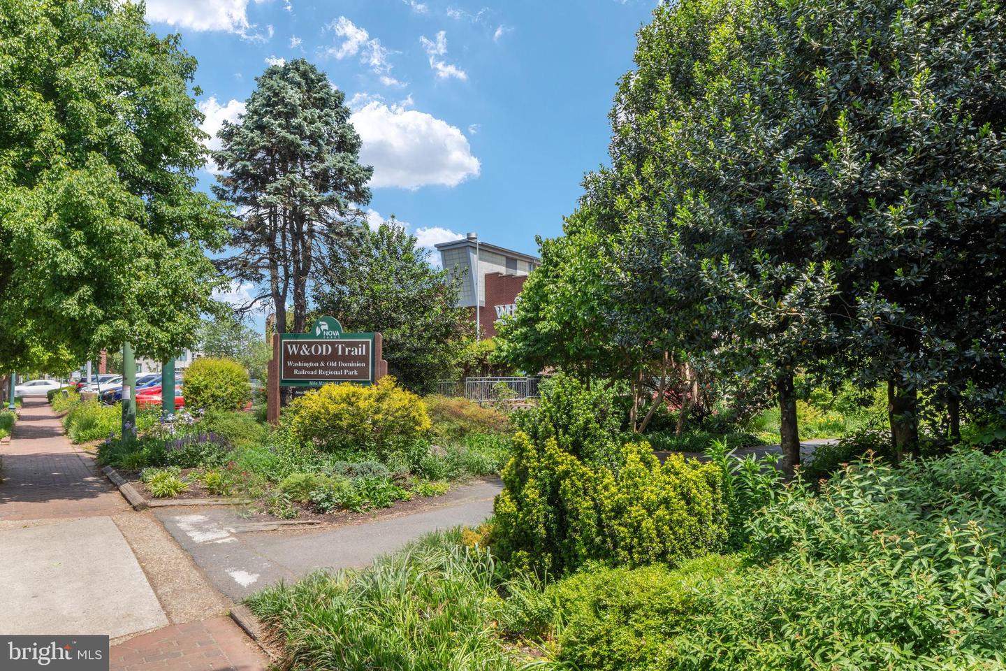 113 PLEASANT ST NW #6, VIENNA, Virginia 22180, 3 Bedrooms Bedrooms, ,4 BathroomsBathrooms,Residential,For sale,113 PLEASANT ST NW #6,VAFX2239010 MLS # VAFX2239010