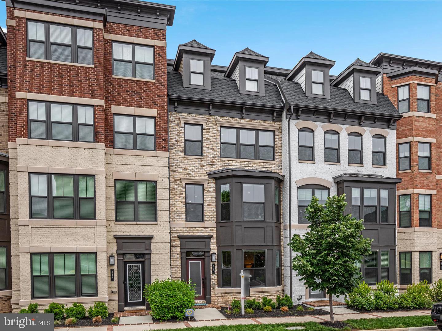 113 PLEASANT ST NW #6, VIENNA, Virginia 22180, 3 Bedrooms Bedrooms, ,4 BathroomsBathrooms,Residential,For sale,113 PLEASANT ST NW #6,VAFX2239010 MLS # VAFX2239010