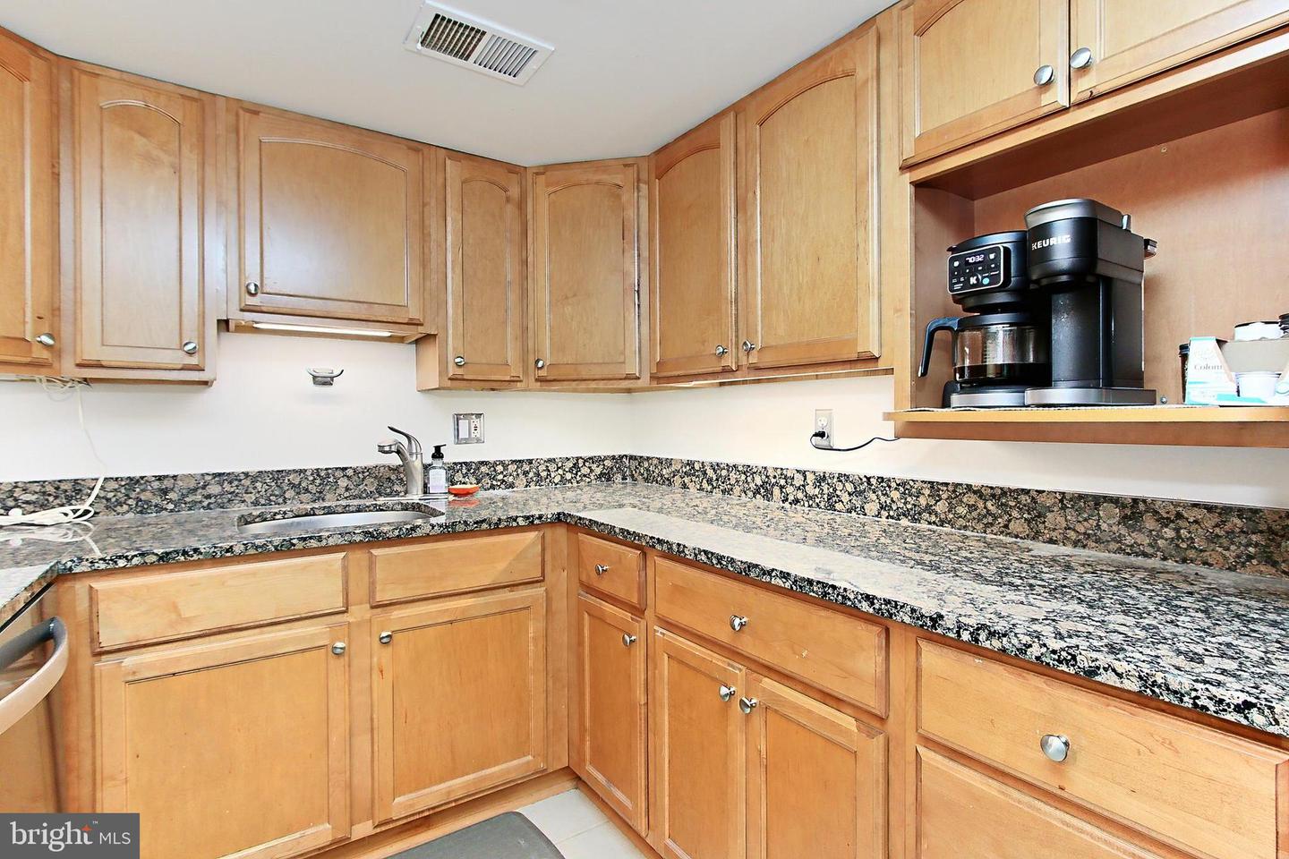 109 S VIRGINIA AVE #471-G, FALLS CHURCH, Virginia 22046, 1 Bedroom Bedrooms, ,1 BathroomBathrooms,Residential,For sale,109 S VIRGINIA AVE #471-G,VAFA2002974 MLS # VAFA2002974