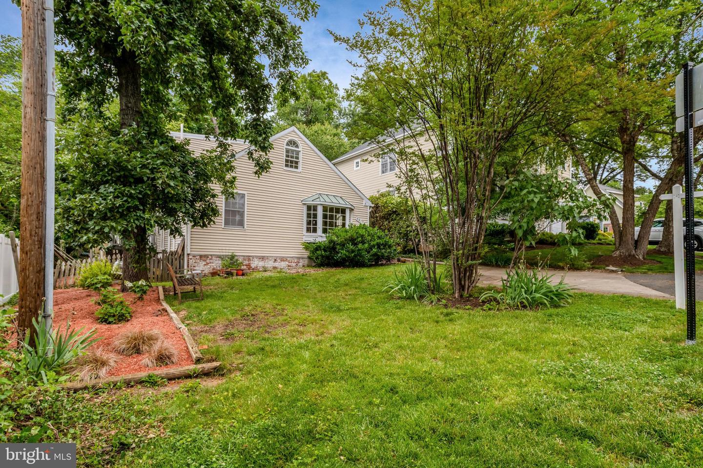 4817 20TH ST N, ARLINGTON, Virginia 22207, 3 Bedrooms Bedrooms, ,2 BathroomsBathrooms,Residential,For sale,4817 20TH ST N,VAAR2057138 MLS # VAAR2057138
