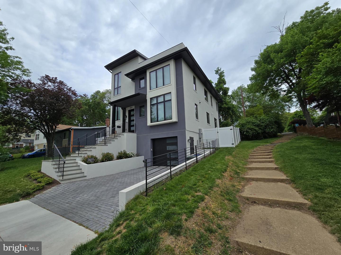 4817 20TH ST N, ARLINGTON, Virginia 22207, 3 Bedrooms Bedrooms, ,2 BathroomsBathrooms,Residential,For sale,4817 20TH ST N,VAAR2057138 MLS # VAAR2057138
