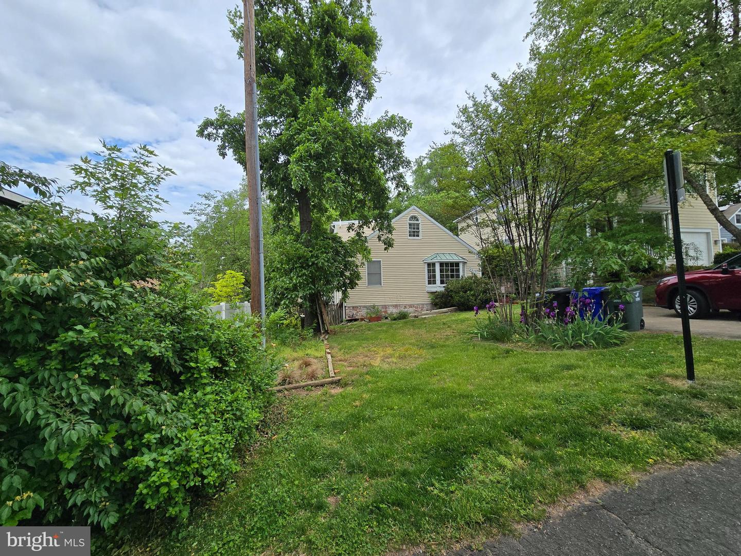 4817 20TH ST N, ARLINGTON, Virginia 22207, 3 Bedrooms Bedrooms, ,2 BathroomsBathrooms,Residential,For sale,4817 20TH ST N,VAAR2057138 MLS # VAAR2057138