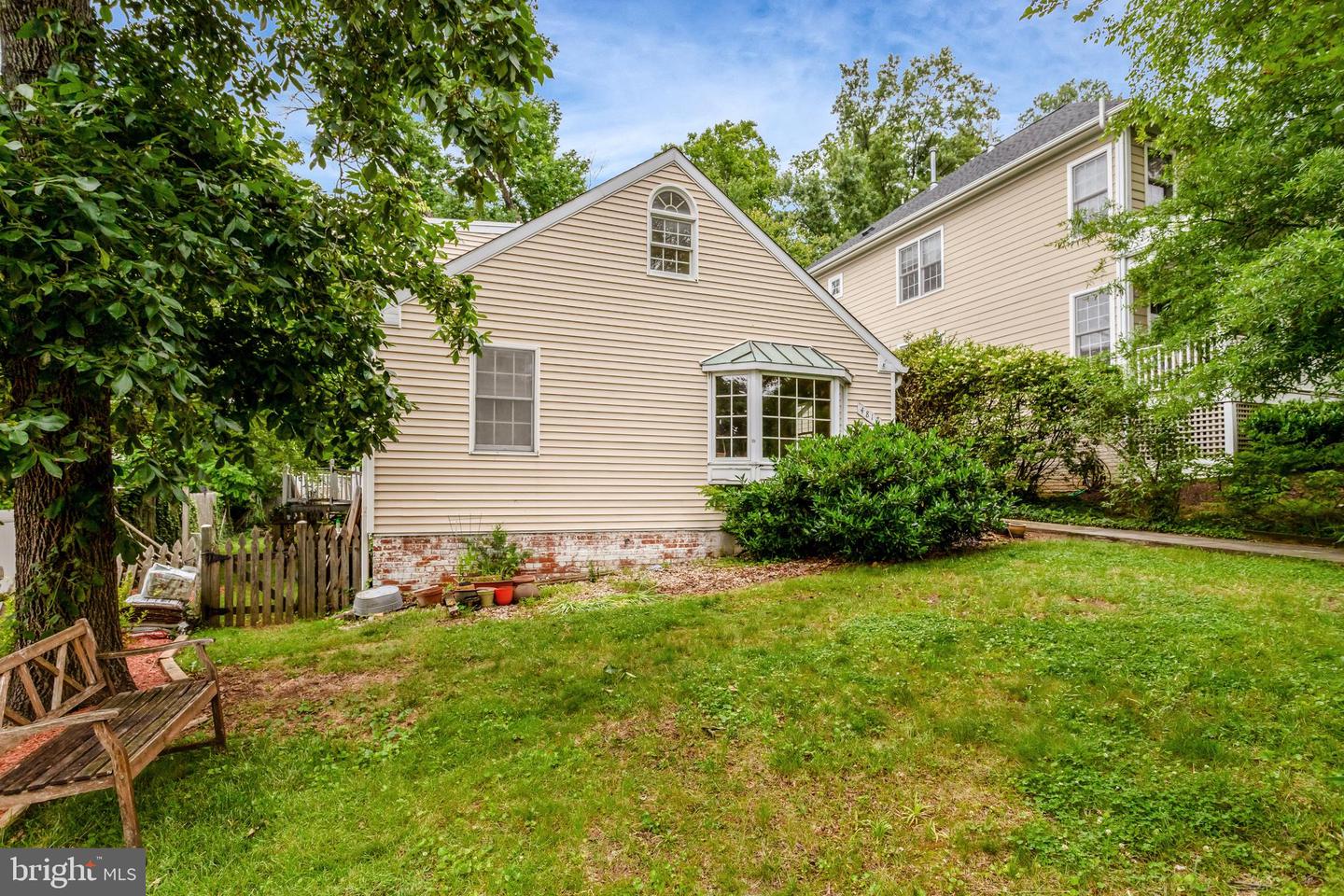 4817 20TH ST N, ARLINGTON, Virginia 22207, 3 Bedrooms Bedrooms, ,2 BathroomsBathrooms,Residential,For sale,4817 20TH ST N,VAAR2057138 MLS # VAAR2057138