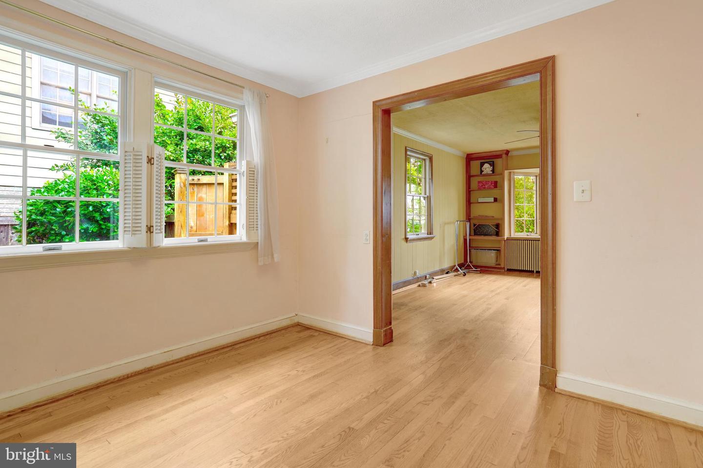 4817 20TH ST N, ARLINGTON, Virginia 22207, 3 Bedrooms Bedrooms, ,2 BathroomsBathrooms,Residential,For sale,4817 20TH ST N,VAAR2057138 MLS # VAAR2057138