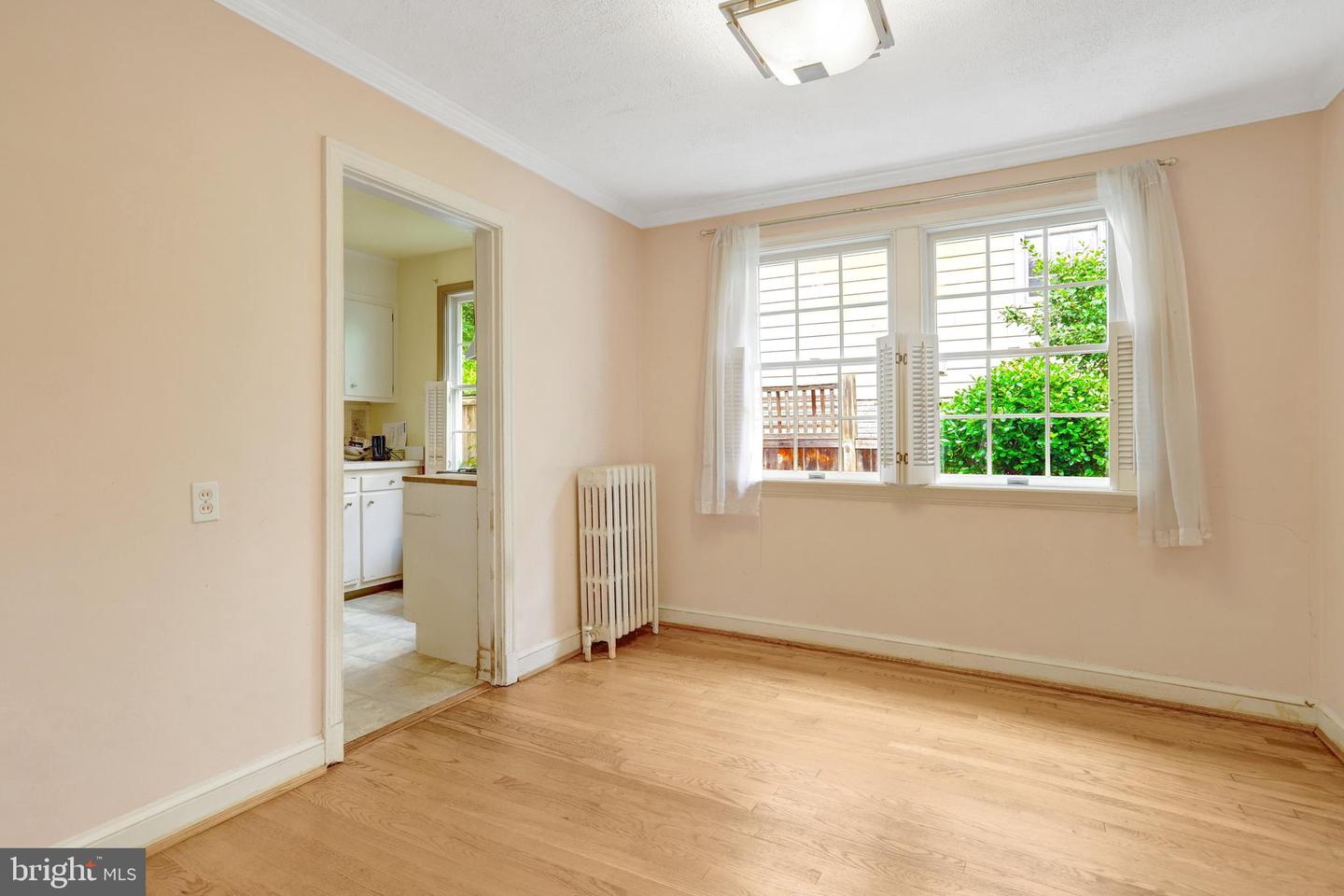 4817 20TH ST N, ARLINGTON, Virginia 22207, 3 Bedrooms Bedrooms, ,2 BathroomsBathrooms,Residential,For sale,4817 20TH ST N,VAAR2057138 MLS # VAAR2057138