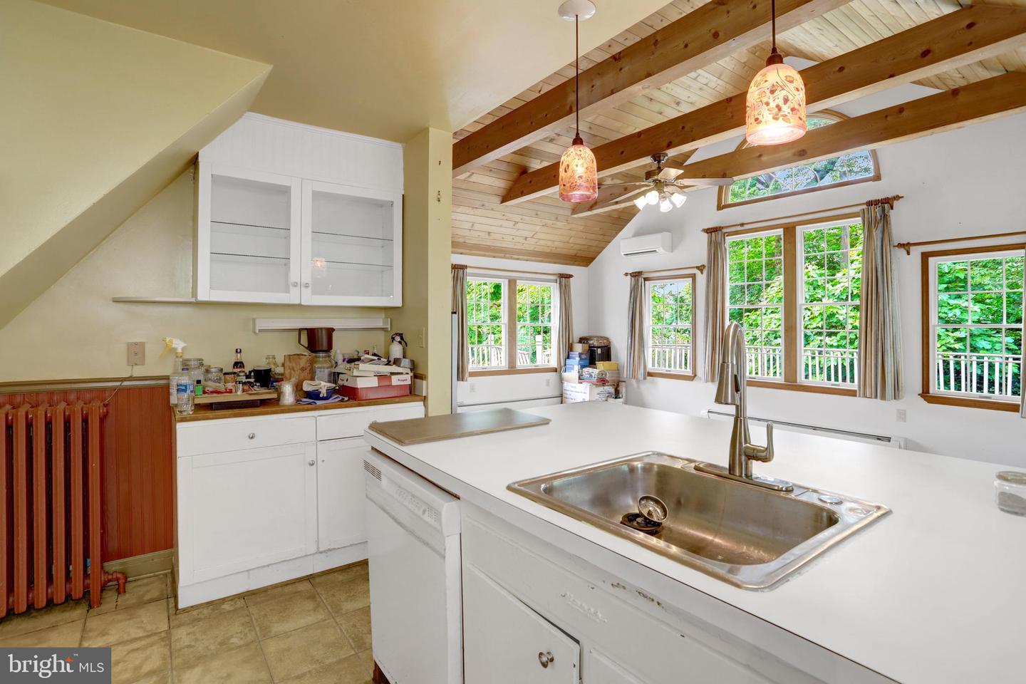 4817 20TH ST N, ARLINGTON, Virginia 22207, 3 Bedrooms Bedrooms, ,2 BathroomsBathrooms,Residential,For sale,4817 20TH ST N,VAAR2057138 MLS # VAAR2057138