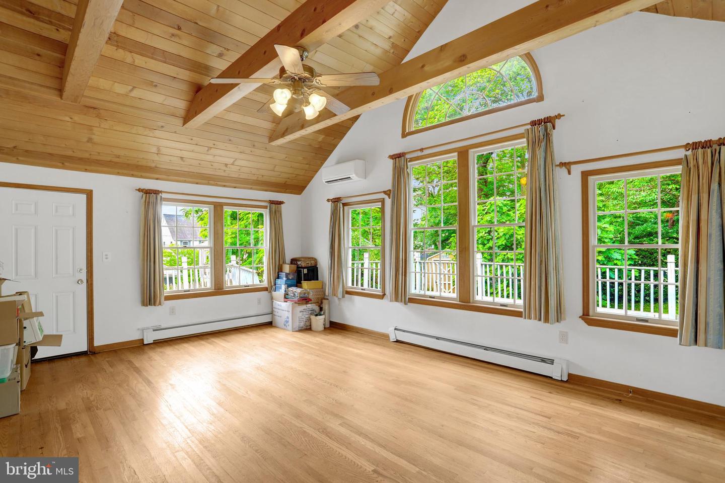 4817 20TH ST N, ARLINGTON, Virginia 22207, 3 Bedrooms Bedrooms, ,2 BathroomsBathrooms,Residential,For sale,4817 20TH ST N,VAAR2057138 MLS # VAAR2057138