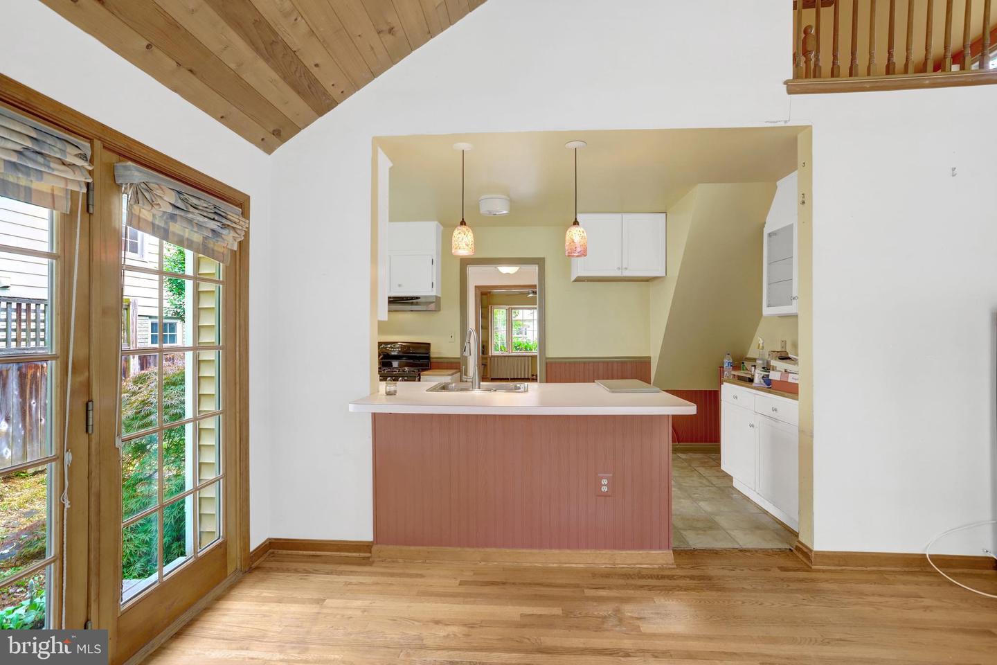 4817 20TH ST N, ARLINGTON, Virginia 22207, 3 Bedrooms Bedrooms, ,2 BathroomsBathrooms,Residential,For sale,4817 20TH ST N,VAAR2057138 MLS # VAAR2057138