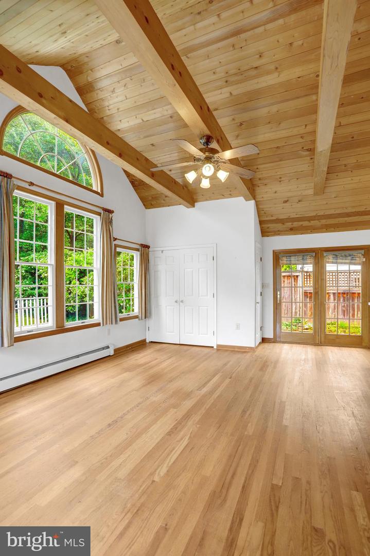 4817 20TH ST N, ARLINGTON, Virginia 22207, 3 Bedrooms Bedrooms, ,2 BathroomsBathrooms,Residential,For sale,4817 20TH ST N,VAAR2057138 MLS # VAAR2057138