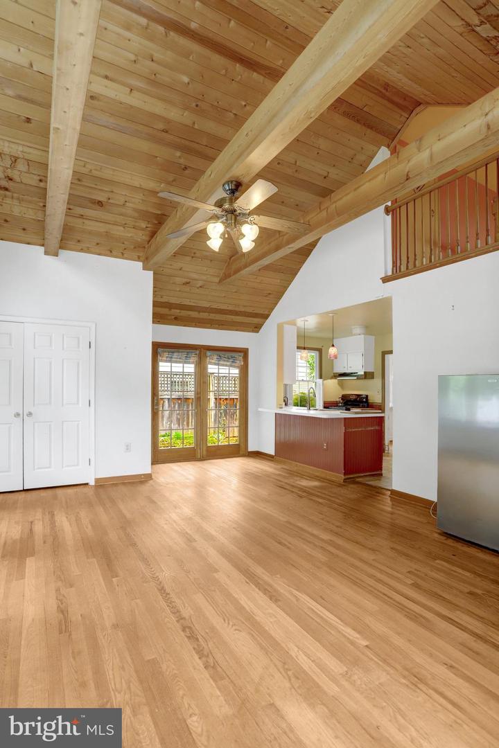 4817 20TH ST N, ARLINGTON, Virginia 22207, 3 Bedrooms Bedrooms, ,2 BathroomsBathrooms,Residential,For sale,4817 20TH ST N,VAAR2057138 MLS # VAAR2057138
