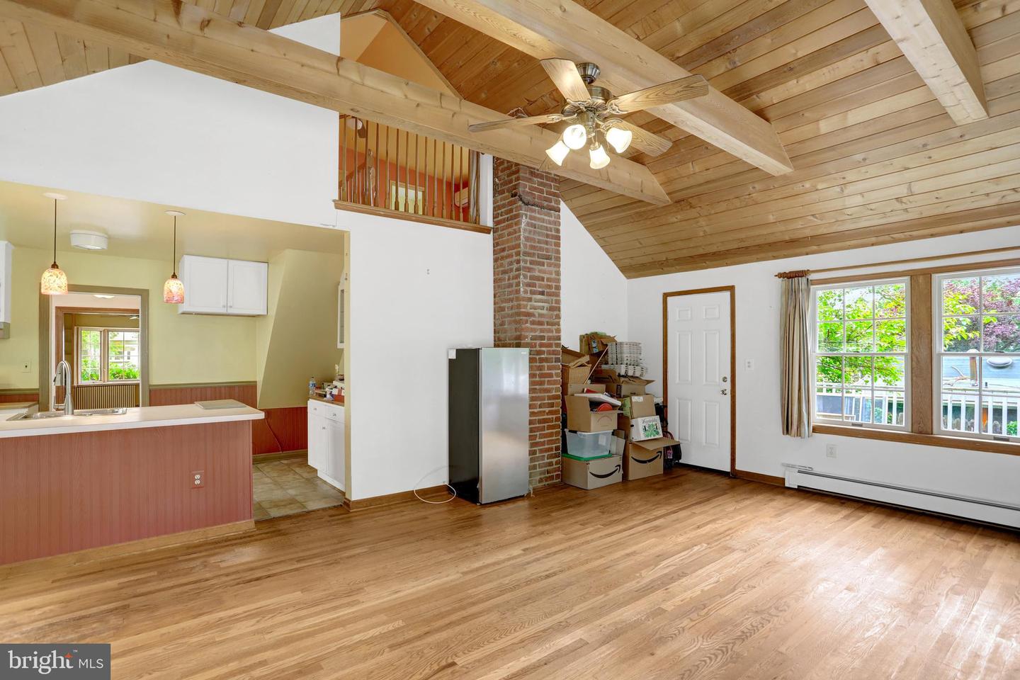 4817 20TH ST N, ARLINGTON, Virginia 22207, 3 Bedrooms Bedrooms, ,2 BathroomsBathrooms,Residential,For sale,4817 20TH ST N,VAAR2057138 MLS # VAAR2057138