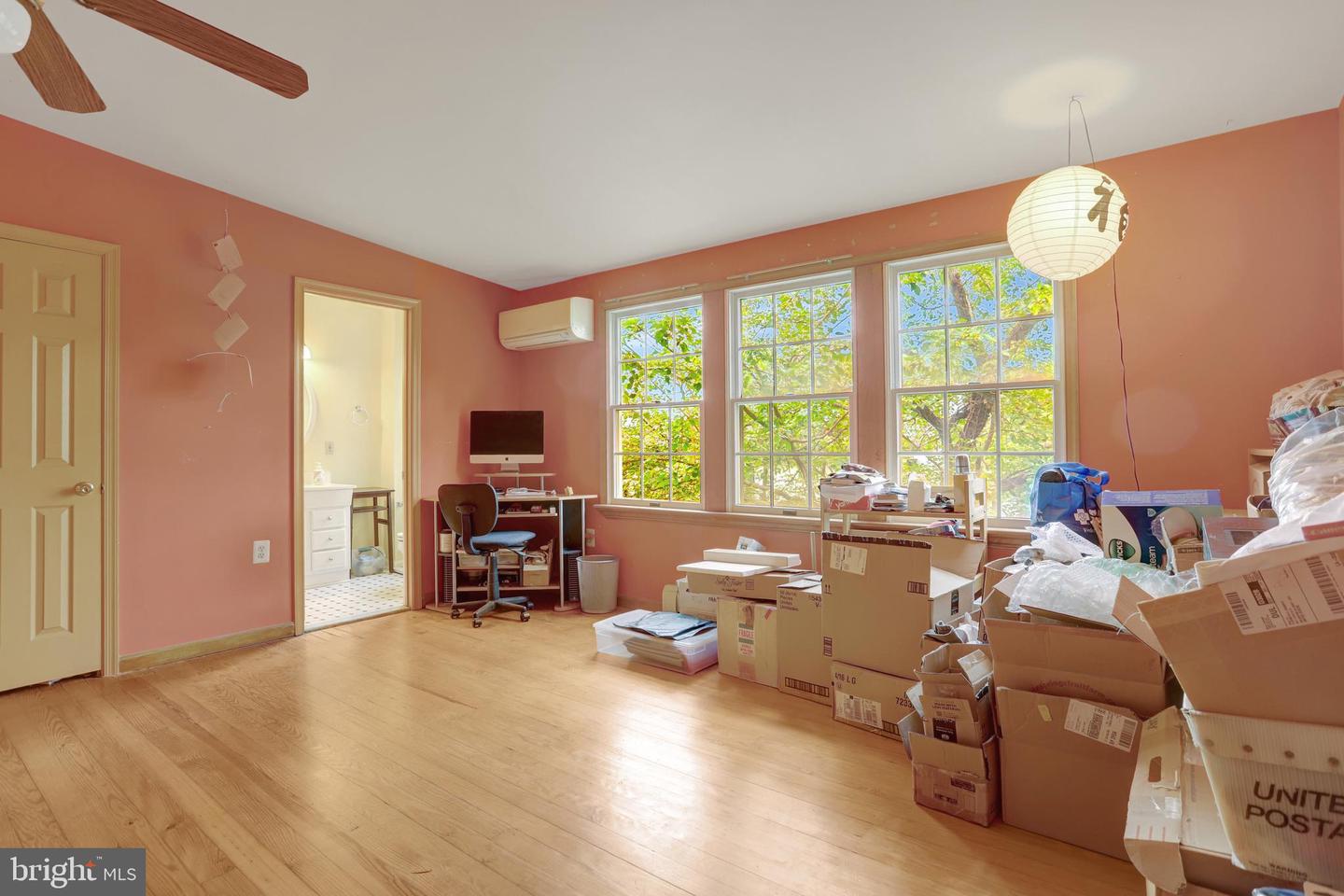 4817 20TH ST N, ARLINGTON, Virginia 22207, 3 Bedrooms Bedrooms, ,2 BathroomsBathrooms,Residential,For sale,4817 20TH ST N,VAAR2057138 MLS # VAAR2057138