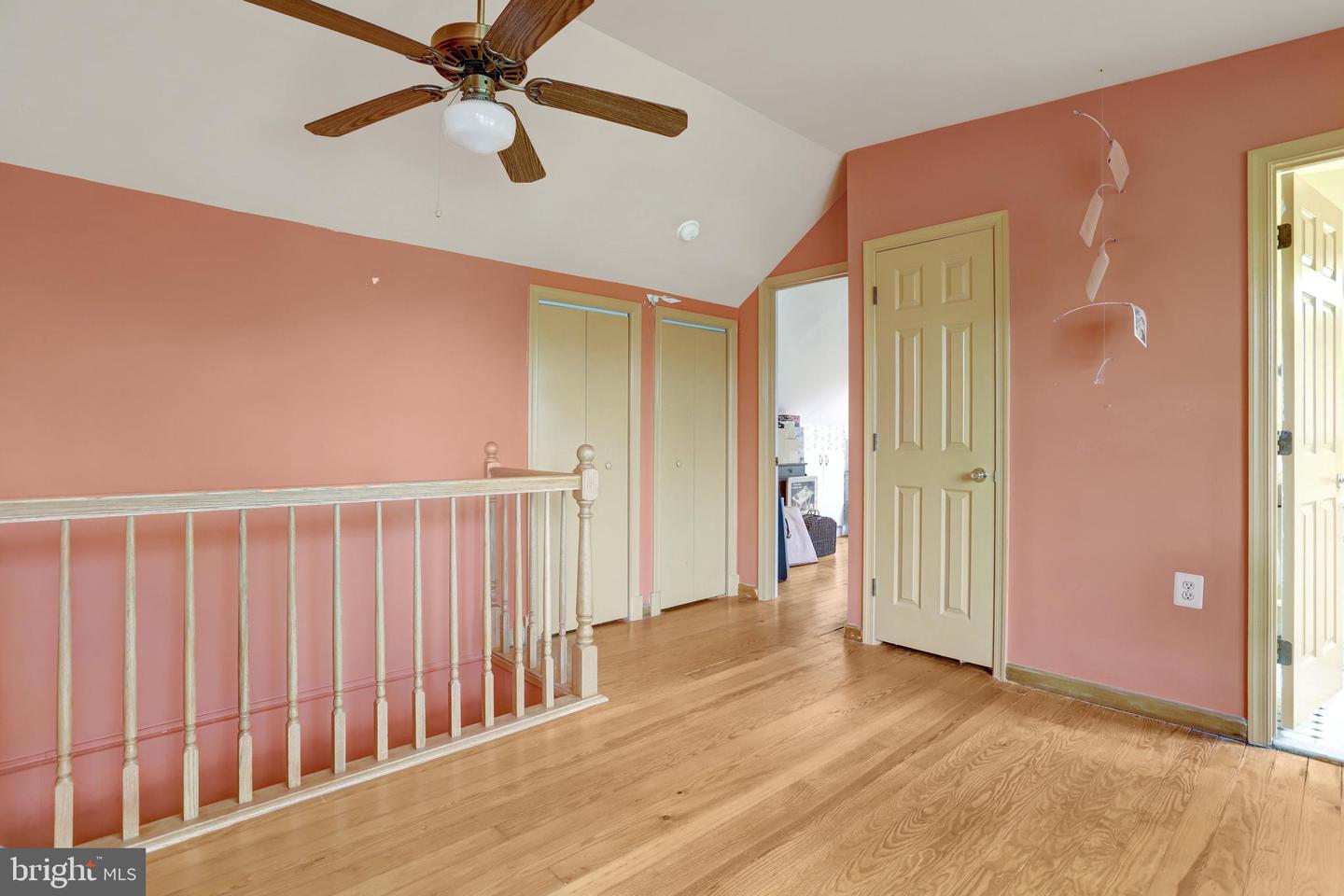 4817 20TH ST N, ARLINGTON, Virginia 22207, 3 Bedrooms Bedrooms, ,2 BathroomsBathrooms,Residential,For sale,4817 20TH ST N,VAAR2057138 MLS # VAAR2057138