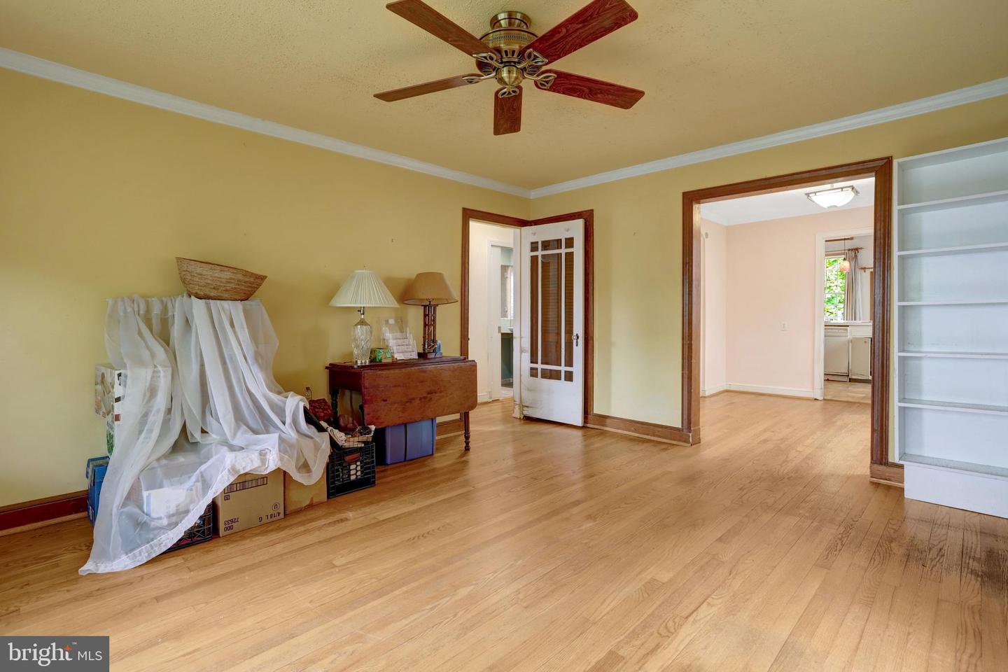 4817 20TH ST N, ARLINGTON, Virginia 22207, 3 Bedrooms Bedrooms, ,2 BathroomsBathrooms,Residential,For sale,4817 20TH ST N,VAAR2057138 MLS # VAAR2057138