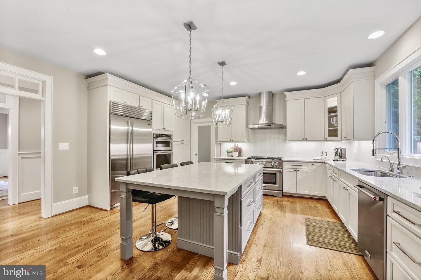 2231 N VERMONT ST, ARLINGTON, Virginia 22207, 6 Bedrooms Bedrooms, ,5 BathroomsBathrooms,Residential,For sale,2231 N VERMONT ST,VAAR2057166 MLS # VAAR2057166