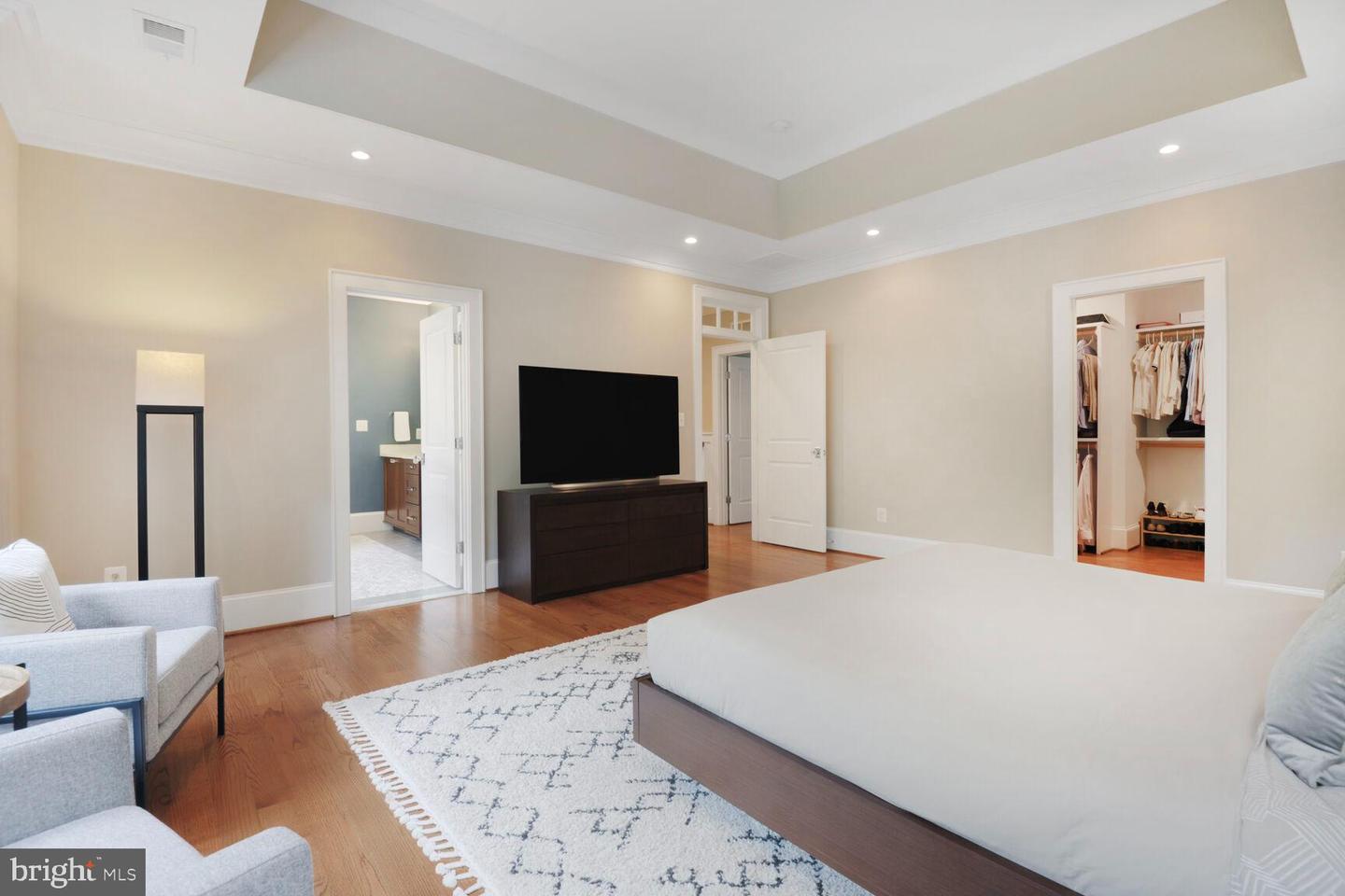 2231 N VERMONT ST, ARLINGTON, Virginia 22207, 6 Bedrooms Bedrooms, ,5 BathroomsBathrooms,Residential,For sale,2231 N VERMONT ST,VAAR2057166 MLS # VAAR2057166