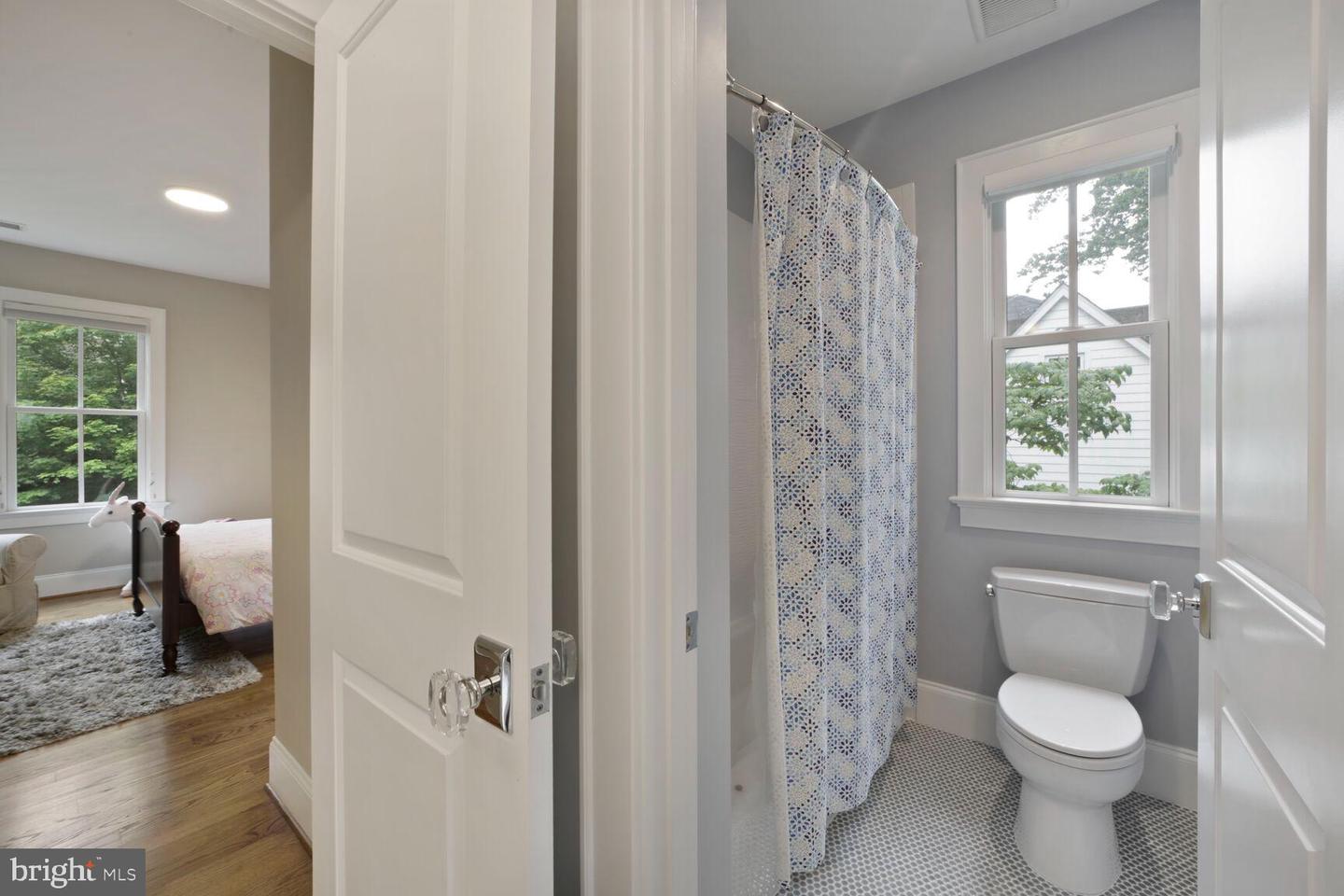 2231 N VERMONT ST, ARLINGTON, Virginia 22207, 6 Bedrooms Bedrooms, ,5 BathroomsBathrooms,Residential,For sale,2231 N VERMONT ST,VAAR2057166 MLS # VAAR2057166