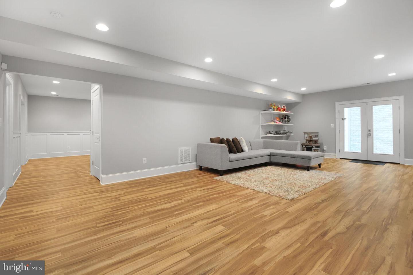2231 N VERMONT ST, ARLINGTON, Virginia 22207, 6 Bedrooms Bedrooms, ,5 BathroomsBathrooms,Residential,For sale,2231 N VERMONT ST,VAAR2057166 MLS # VAAR2057166