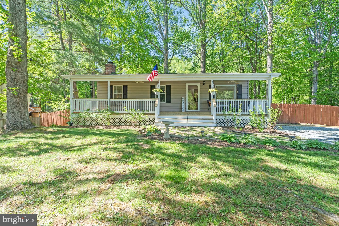7 HIDDEN LAKE DR, STAFFORD, Virginia 22556, 4 Bedrooms Bedrooms, ,2 BathroomsBathrooms,Residential,For sale,7 HIDDEN LAKE DR,VAST2038644 MLS # VAST2038644