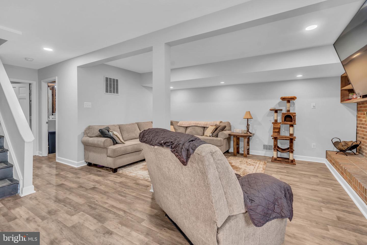 7 HIDDEN LAKE DR, STAFFORD, Virginia 22556, 4 Bedrooms Bedrooms, ,2 BathroomsBathrooms,Residential,For sale,7 HIDDEN LAKE DR,VAST2038644 MLS # VAST2038644