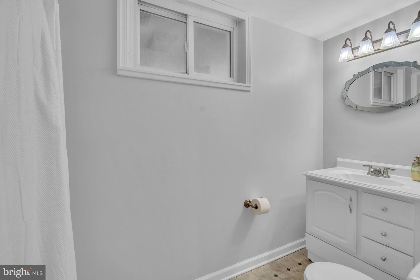 7 HIDDEN LAKE DR, STAFFORD, Virginia 22556, 4 Bedrooms Bedrooms, ,2 BathroomsBathrooms,Residential,For sale,7 HIDDEN LAKE DR,VAST2038644 MLS # VAST2038644