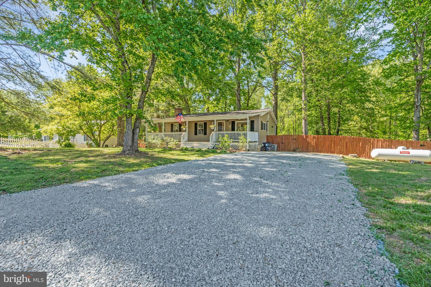 7 HIDDEN LAKE DR, STAFFORD, Virginia 22556, 4 Bedrooms Bedrooms, ,2 BathroomsBathrooms,Residential,For sale,7 HIDDEN LAKE DR,VAST2038644 MLS # VAST2038644