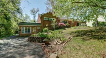 1514 WESTWOOD RD, CHARLOTTESVILLE, Virginia 22903, ,Residential,1514 WESTWOOD RD,665119 MLS # 665119