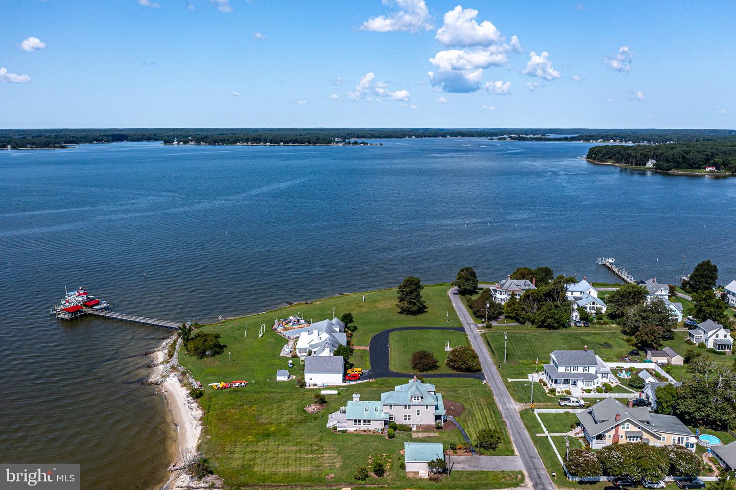 159 FLEETON POINT CIR, REEDVILLE, Virginia 22539, 4 Bedrooms Bedrooms, 9 Rooms Rooms,3 BathroomsBathrooms,Residential,For sale,159 FLEETON POINT CIR,VANV2001594 MLS # VANV2001594