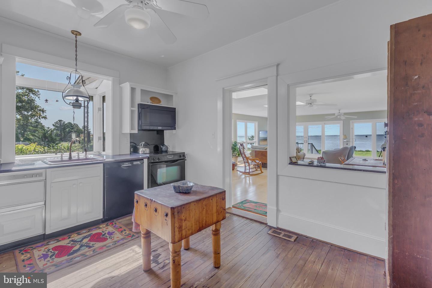 159 FLEETON POINT CIR, REEDVILLE, Virginia 22539, 4 Bedrooms Bedrooms, 9 Rooms Rooms,3 BathroomsBathrooms,Residential,For sale,159 FLEETON POINT CIR,VANV2001594 MLS # VANV2001594