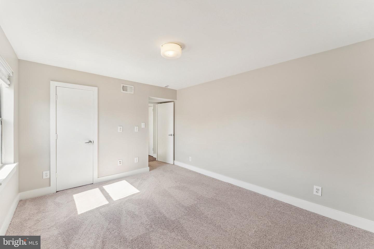 212 OAKWOOD ST SE #318, WASHINGTON, District Of Columbia 20032, 1 Bedroom Bedrooms, ,1 BathroomBathrooms,Residential,For sale,212 OAKWOOD ST SE #318,DCDC2201112 MLS # DCDC2201112