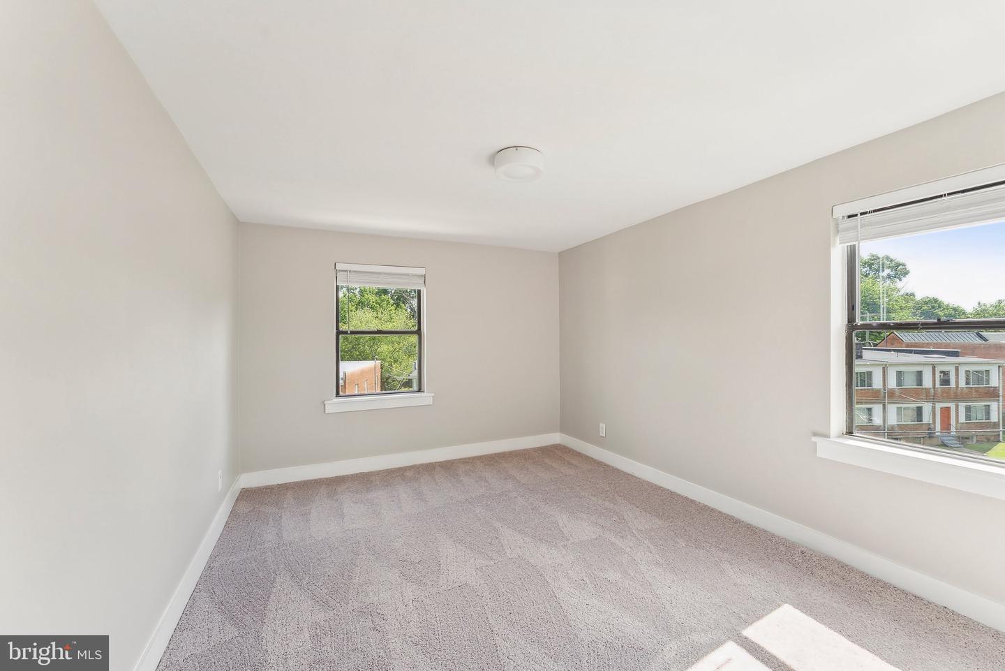 212 OAKWOOD ST SE #318, WASHINGTON, District Of Columbia 20032, 1 Bedroom Bedrooms, ,1 BathroomBathrooms,Residential,For sale,212 OAKWOOD ST SE #318,DCDC2201112 MLS # DCDC2201112