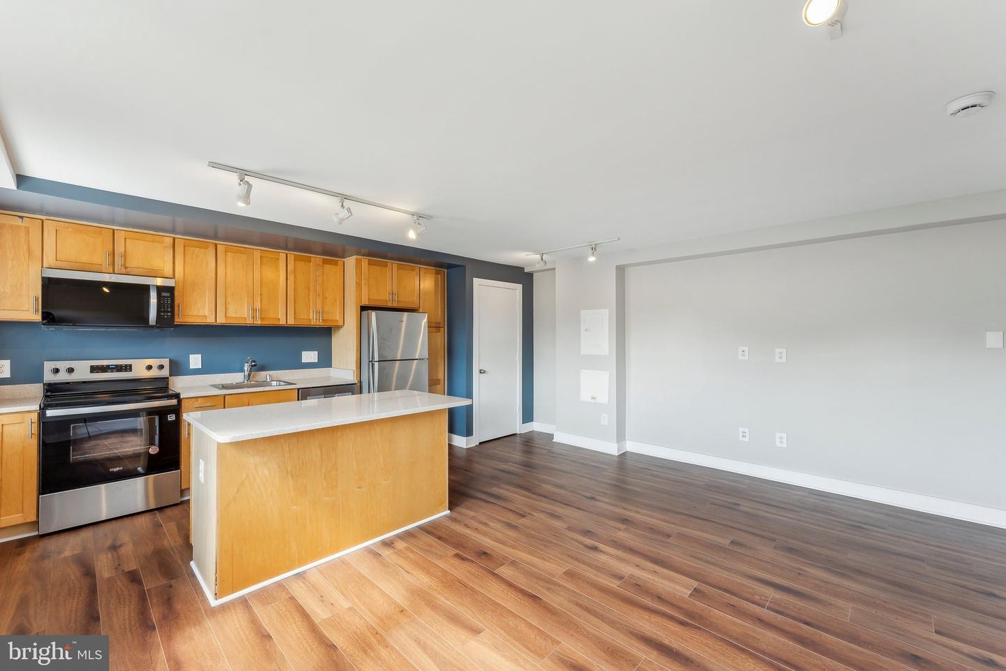 212 OAKWOOD ST SE #318, WASHINGTON, District Of Columbia 20032, 1 Bedroom Bedrooms, ,1 BathroomBathrooms,Residential,For sale,212 OAKWOOD ST SE #318,DCDC2201112 MLS # DCDC2201112