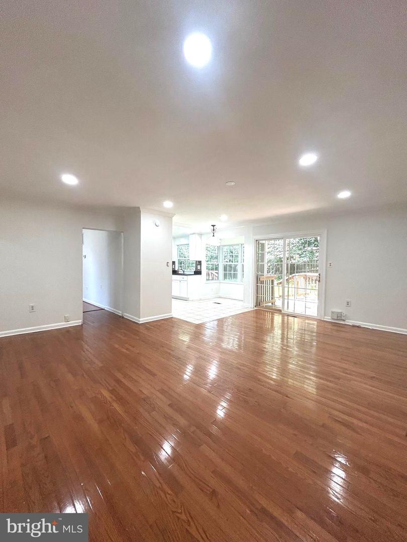 8524 BETTERTON CT, VIENNA, Virginia 22182, 5 Bedrooms Bedrooms, ,4 BathroomsBathrooms,Residential,For sale,8524 BETTERTON CT,VAFX2241540 MLS # VAFX2241540