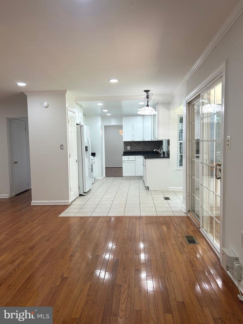 8524 BETTERTON CT, VIENNA, Virginia 22182, 5 Bedrooms Bedrooms, ,4 BathroomsBathrooms,Residential,For sale,8524 BETTERTON CT,VAFX2241540 MLS # VAFX2241540
