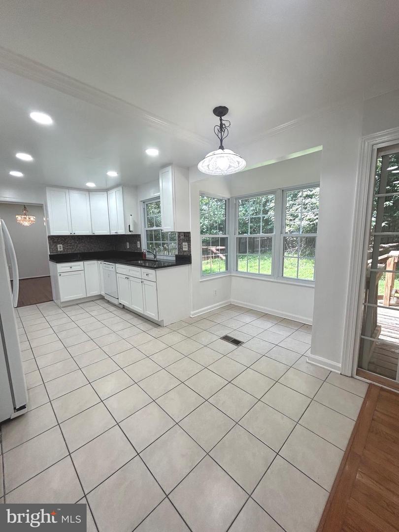 8524 BETTERTON CT, VIENNA, Virginia 22182, 5 Bedrooms Bedrooms, ,4 BathroomsBathrooms,Residential,For sale,8524 BETTERTON CT,VAFX2241540 MLS # VAFX2241540